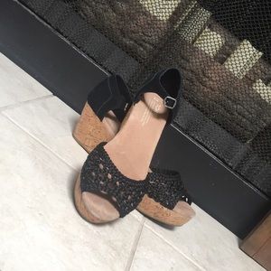 Toms Black Leather Braided Wedge Sandal W9